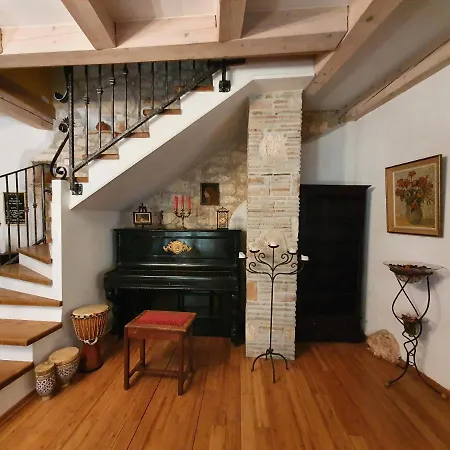 Kazun With Private Pool And Two Gardens فيلة Marčana