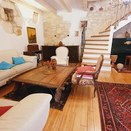 Kazun With Private Pool And Two Gardens ヴィラ Marčana
