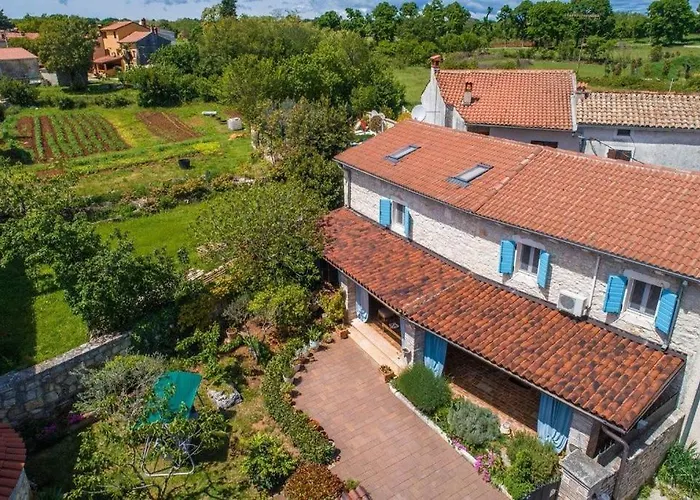 Kazun With Private Pool And Two Gardens *