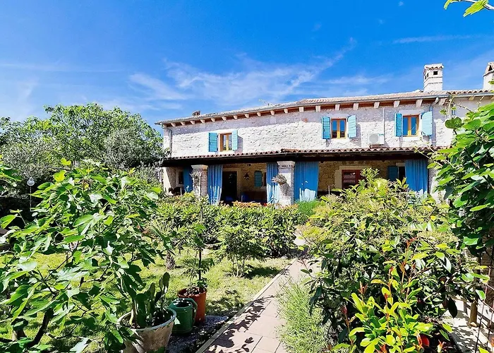 Kazun With Private Pool And Two Gardens Villa