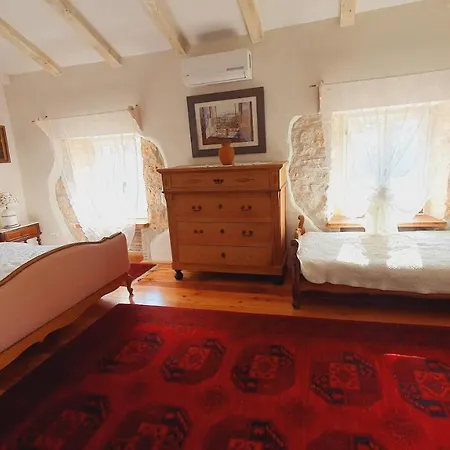 Kazun With Private Pool And Two Gardens Marčana