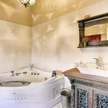 Kazun With Private Pool And Two Gardens *