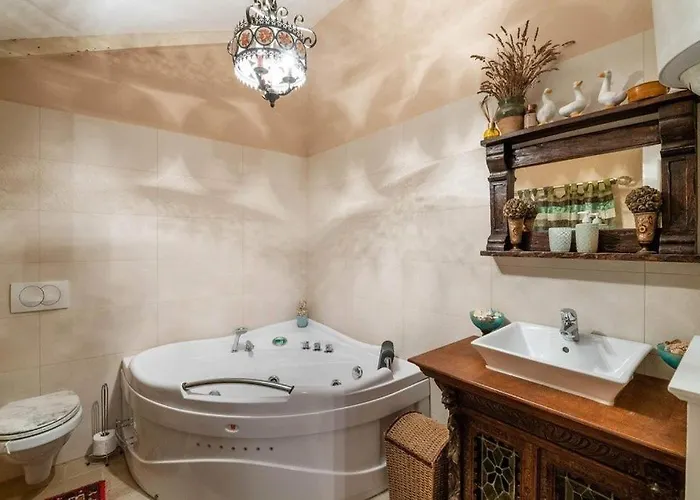 Kazun With Private Pool And Two Gardens